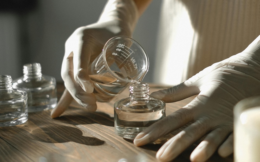 Superando os três principais desafios na aplicação do Ambrox na indústria de fragrâncias